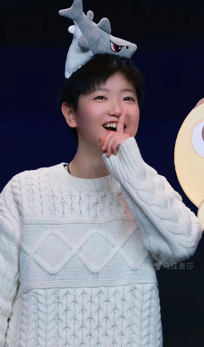 牵制